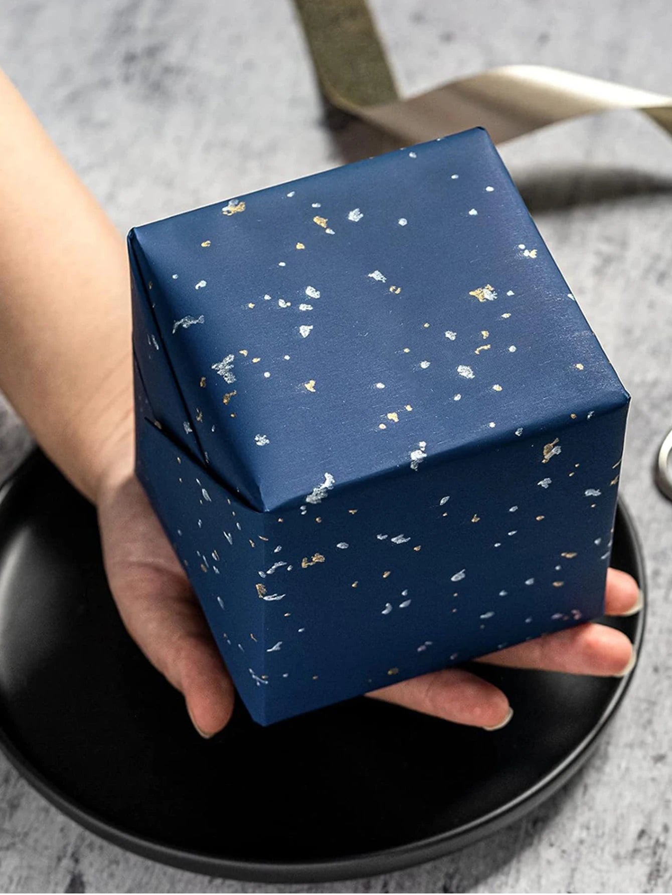 1roll Gift Wrapping Paper Navy Blue Gold Foil Gift Wrapping Paper Gift Paper Suitable for Birthdays and Festivals DIY Gift