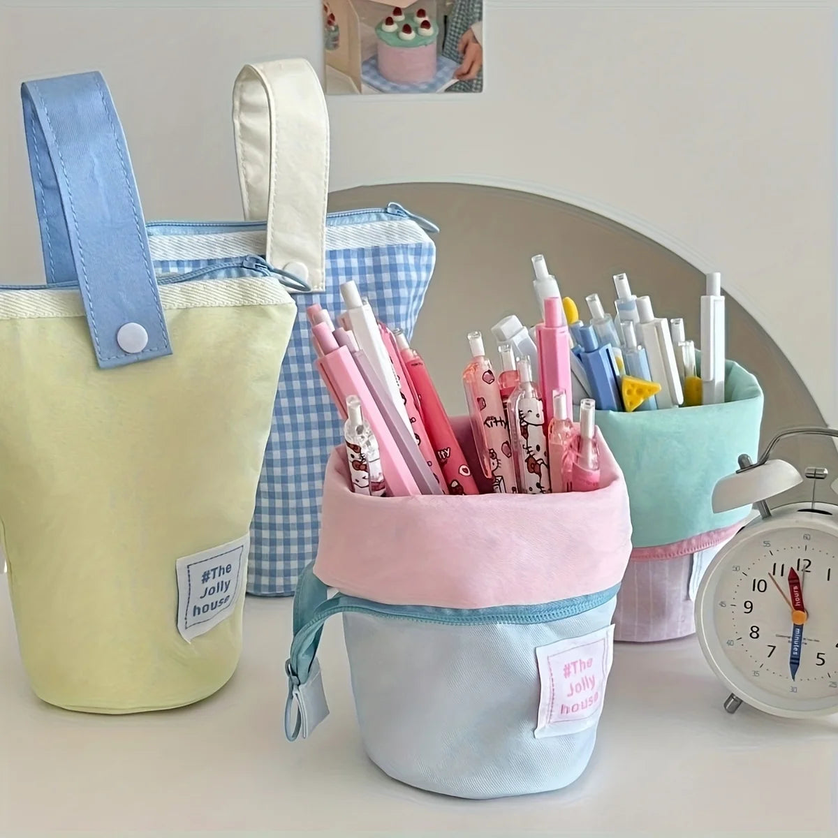 Stylish, Foldable Pencil Case 🎨 Durable & Spacious, Portable for Desk or Travel. Perfect Gift for Friends & Family! 🎁
