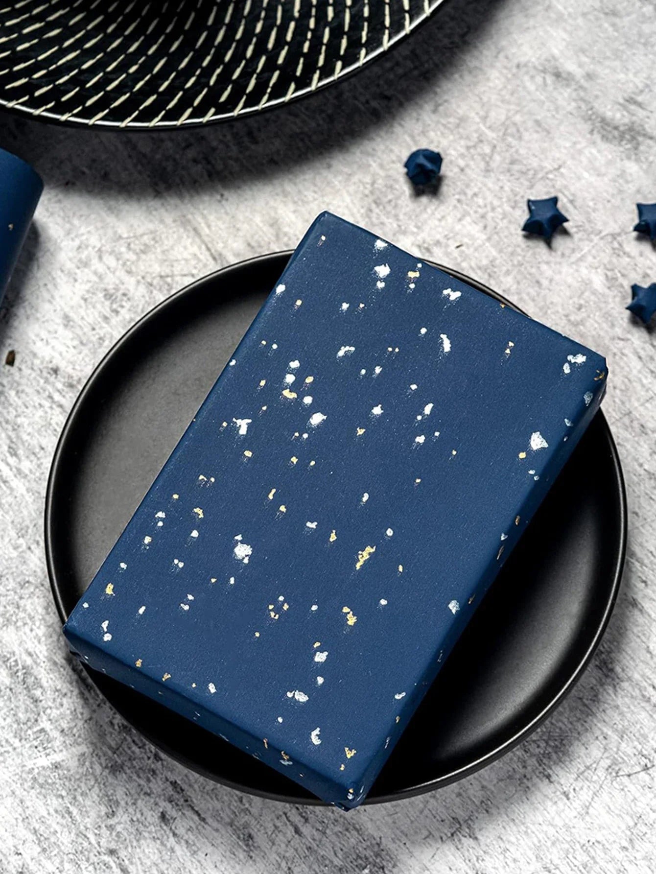1roll Gift Wrapping Paper Navy Blue Gold Foil Gift Wrapping Paper Gift Paper Suitable for Birthdays and Festivals DIY Gift