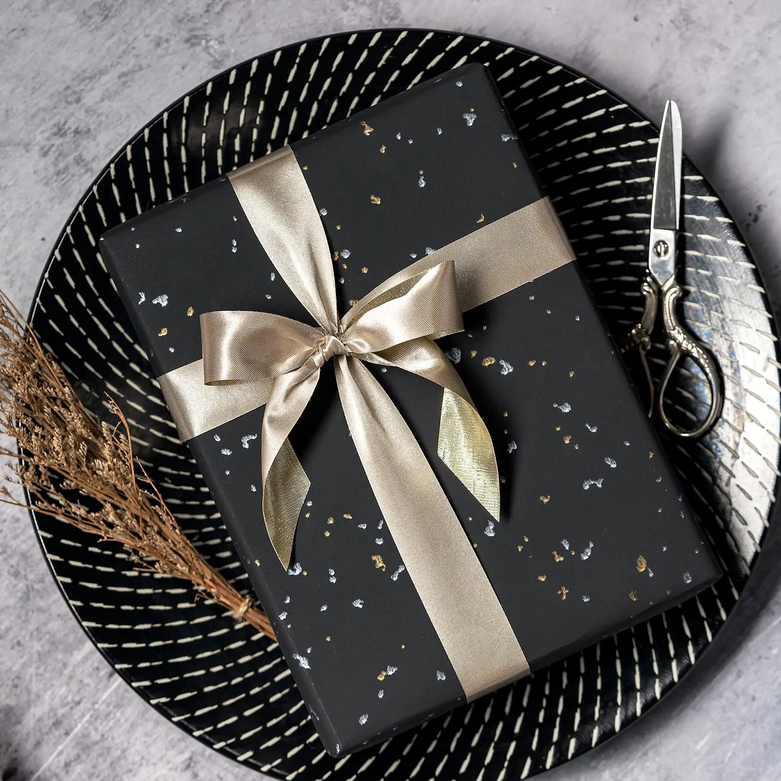 Gift Wrapping Paper Roll, 1 Roll 17inch x 120inch, Black Gold Foil Design for Holiday, Birthday, Wedding, Party